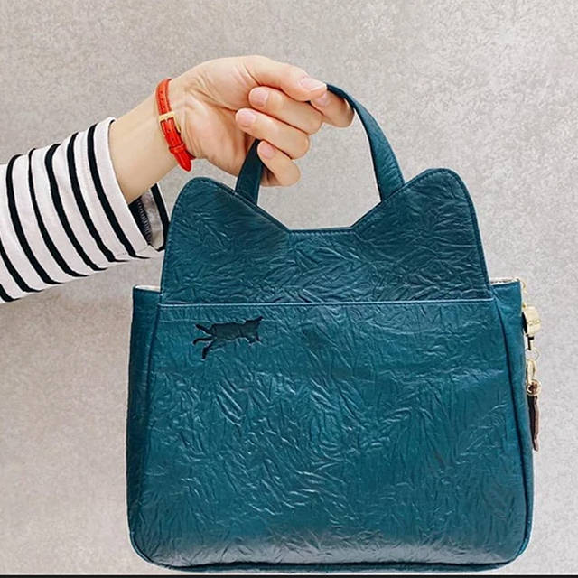 猫モチーフのショルダーバッグ